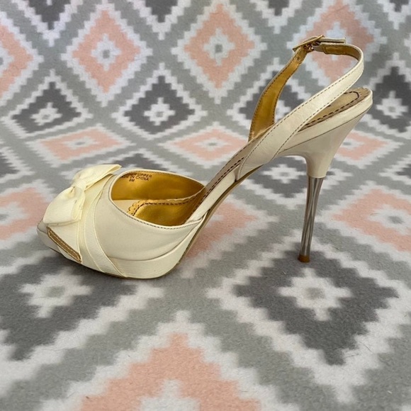 Hale Bobs Heels - Picture 3 of 12